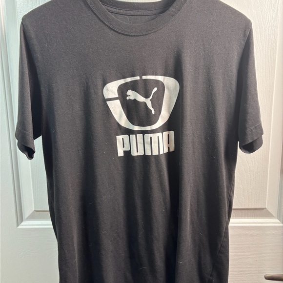 Puma Men's Black T-Shirt with White Emblem - Picture 1 of 5